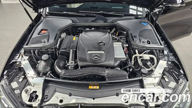 Mercedes-Benz E-Class — Фото автомобиля 6