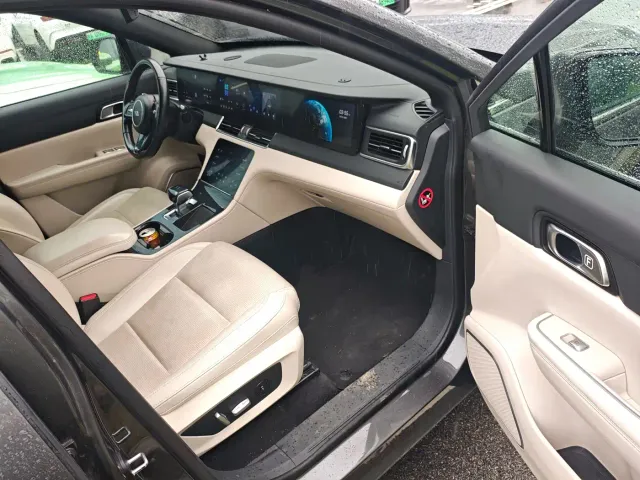Li Auto ONE — Фото автомобиля 4