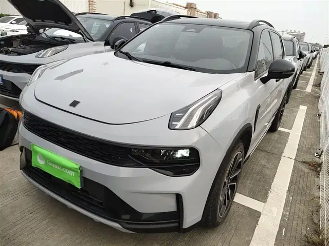 Фотография автомобиля — Lynk & Co 01