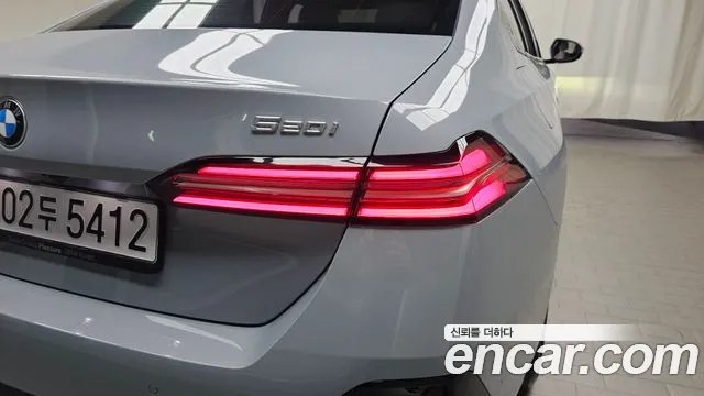 BMW 5-Series — Фото автомобиля 23