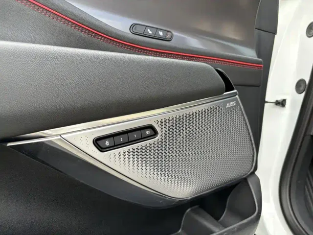 Cadillac GT4 — Фото автомобиля 13