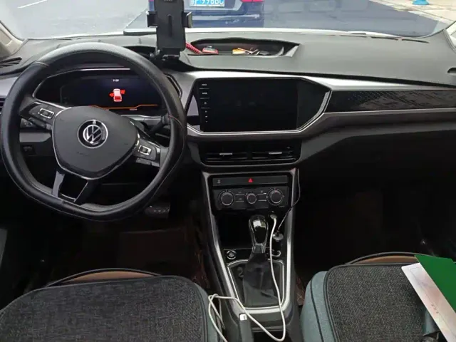 Volkswagen T-Cross — Фото автомобиля 12