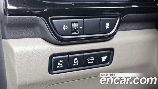Kia Carnival Generation 4 — Фото автомобиля 28