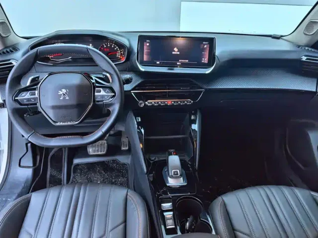 Peugeot 2008 — Фото автомобиля 12