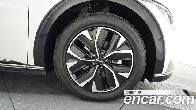 Kia EV6 — Фото автомобиля 6