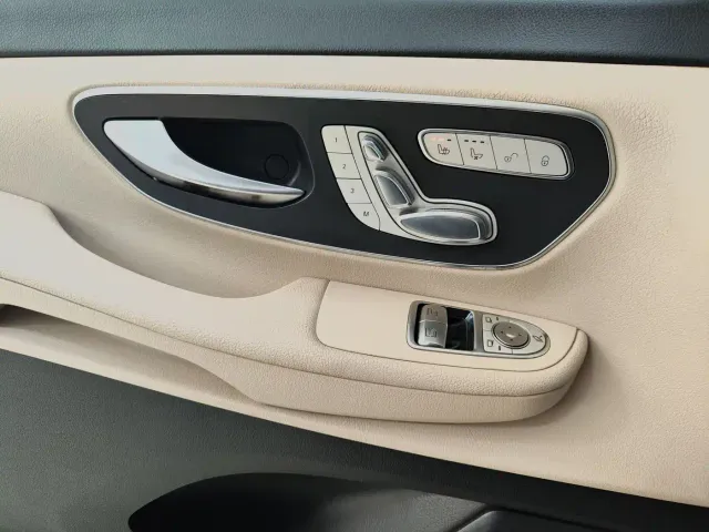 Mercedes-Benz V-Class — Фото автомобиля 21