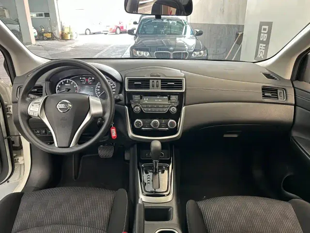 Nissan Tiida — Фото автомобиля 8