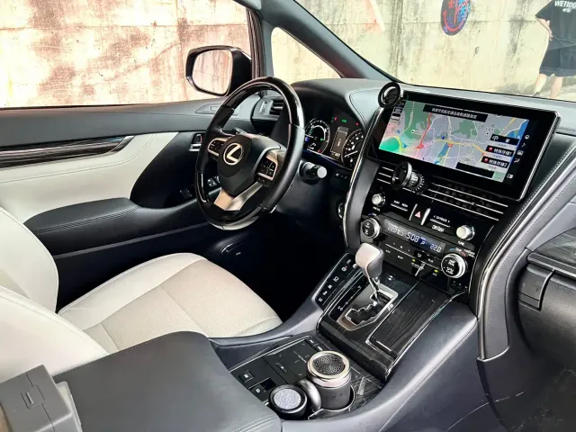 Lexus LM — Фото автомобиля 25