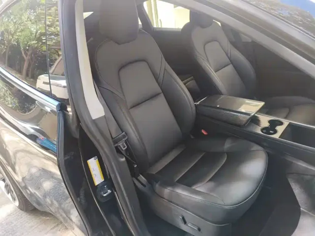 Tesla Model Y — Фото автомобиля 24