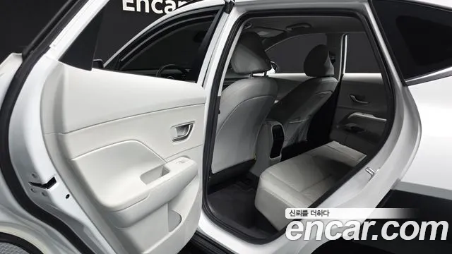 Hyundai Kona SX2 — Фото автомобиля 16