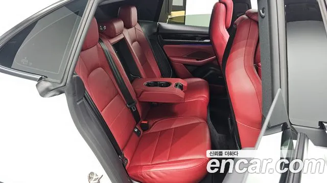 Porsche Macan — Фото автомобиля 11