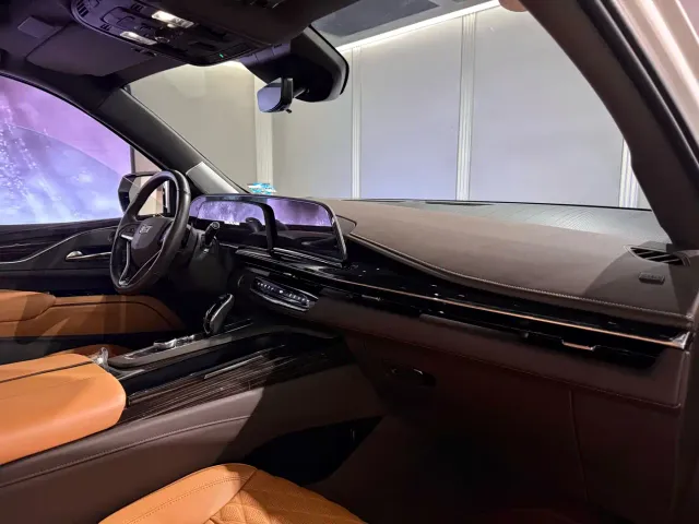 Cadillac Escalade — Фото автомобиля 6