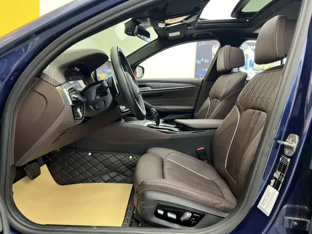 BMW 5 Series — Фото автомобиля 17