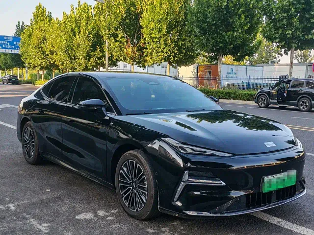 Geely Galaxy Xingyao 8 — Фото автомобиля 3