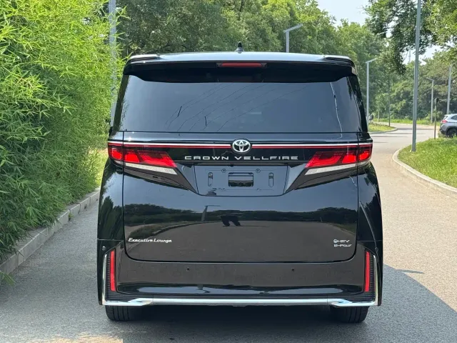 Toyota Vellfire — Фото автомобиля 20