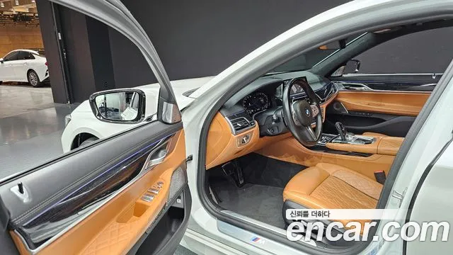 BMW 7-Series — Фото автомобиля 11