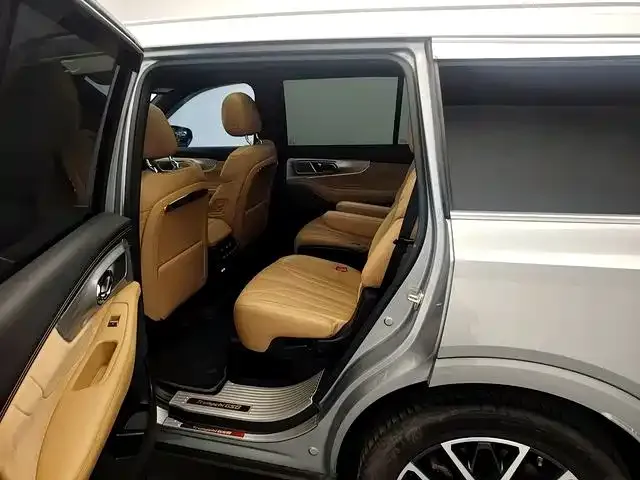 GAC Trumpchi GS8 — Фото автомобиля 13