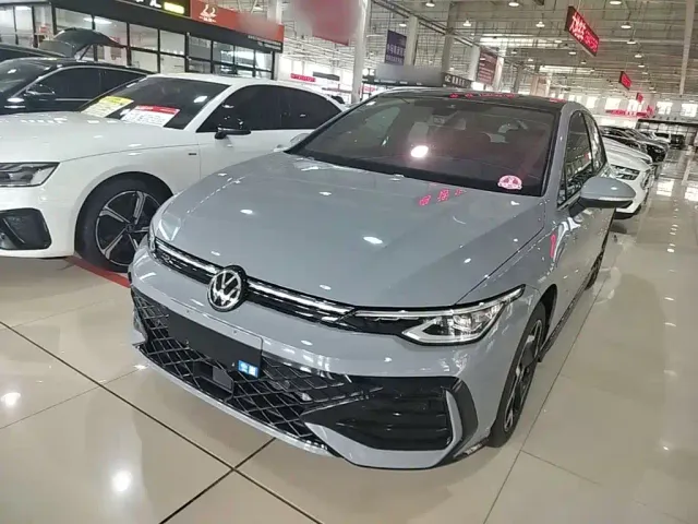 Фотография автомобиля — Volkswagen Golf