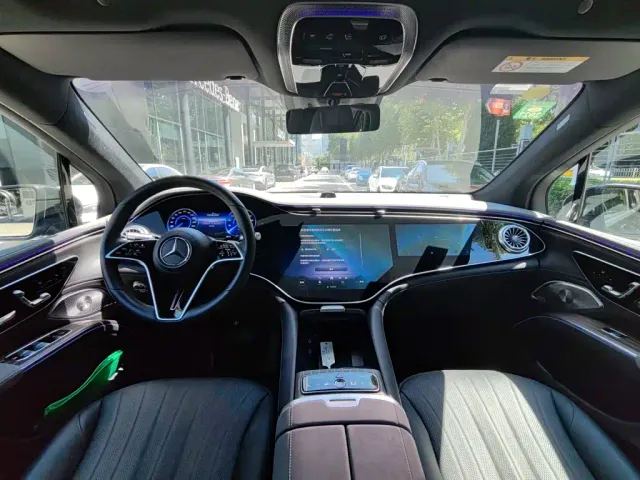 Mercedes-Benz EQS SUV — Фото автомобиля 9