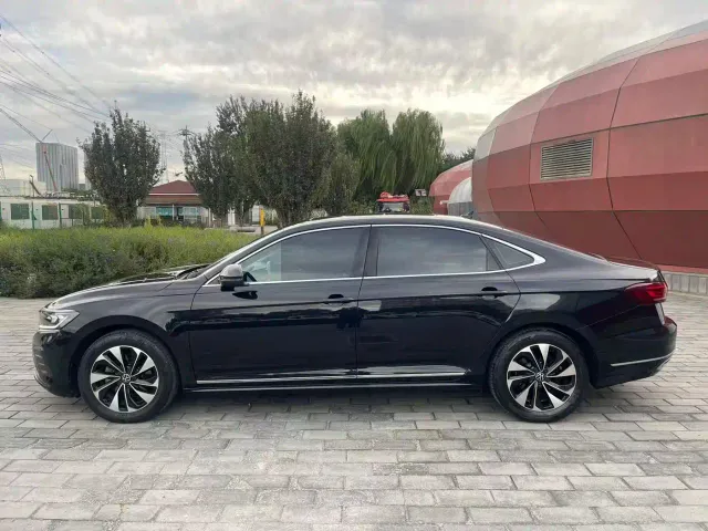 Volkswagen Passat — Фото автомобиля 5