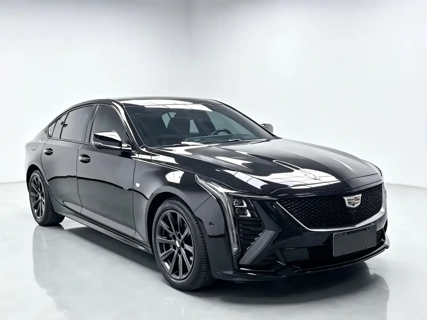 Cadillac Cadillac CT5 2024 28T Luxury Model Pro — Фото автомобиля 3