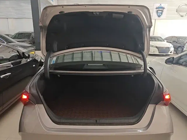 Toyota Avalon — Фото автомобиля 18