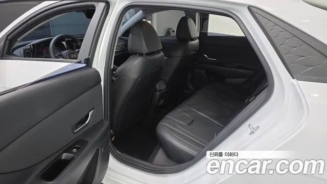 Hyundai AVANTE Новый Avante (CN7) — Фото автомобиля 11