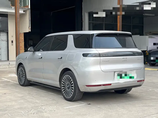 IM Motors LS8 — Фото автомобиля 9