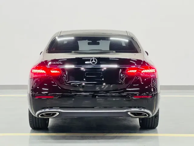 Mercedes-Benz E-Class — Фото автомобиля 7