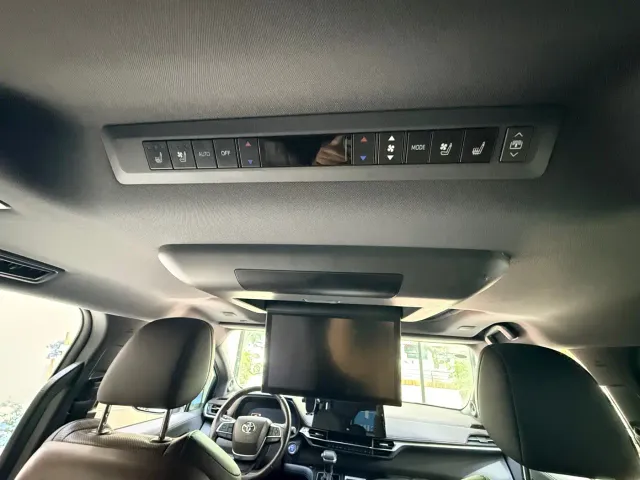 Toyota Sienna — Фото автомобиля 18