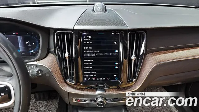 Вольво XC60 — Фото автомобиля 18