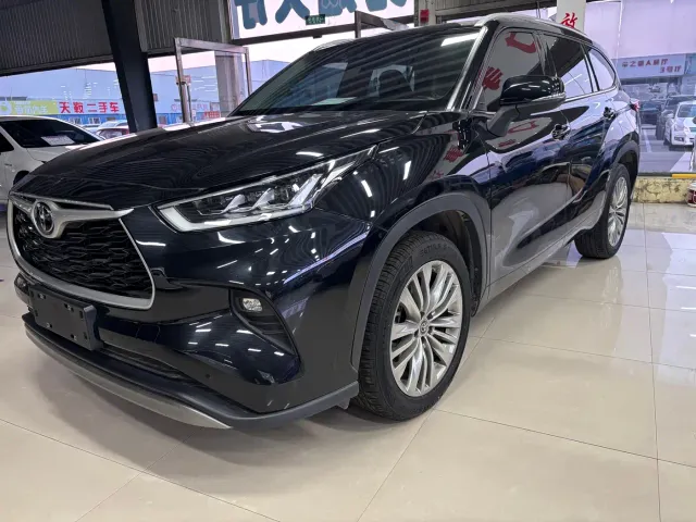 Фотография автомобиля — Toyota Highlander