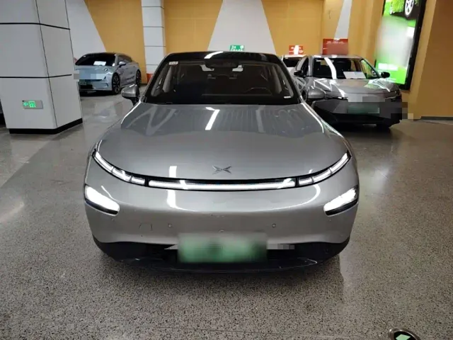 Xpeng P7 — Фото автомобиля 2