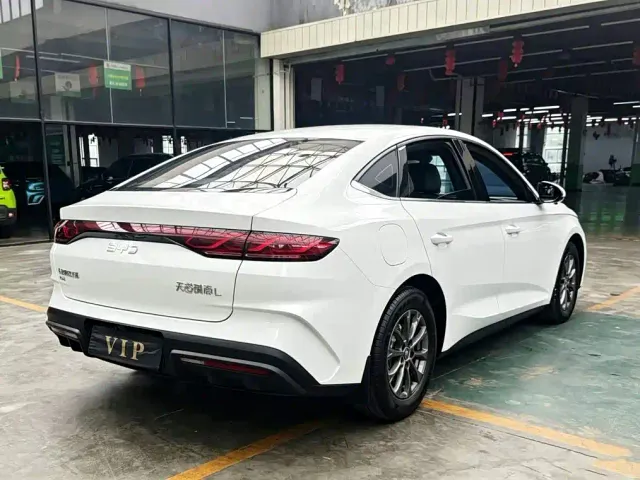 BYD Qin L — Фото автомобиля 7