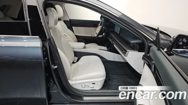 Hyundai Grandeur Grandeur (GN7) 2.5 Бензин 2WD — Фото автомобиля 26