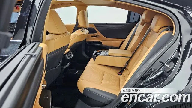 Lexus ES 7th Gen — Фото автомобиля 18