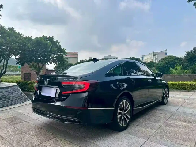 Honda Accord — Фото автомобиля 6