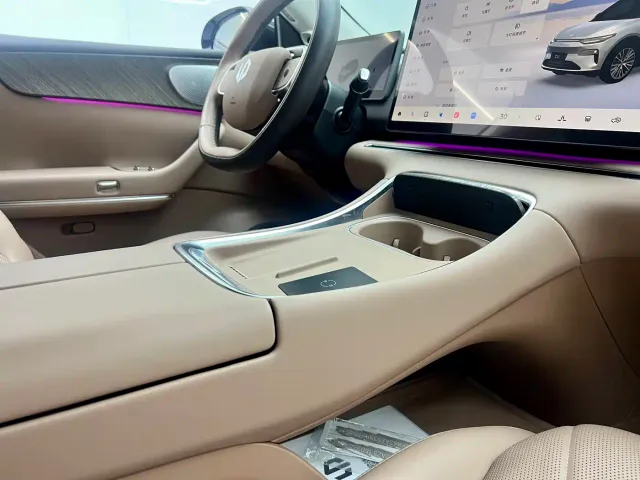 Leapmotor C11 — Фото автомобиля 19