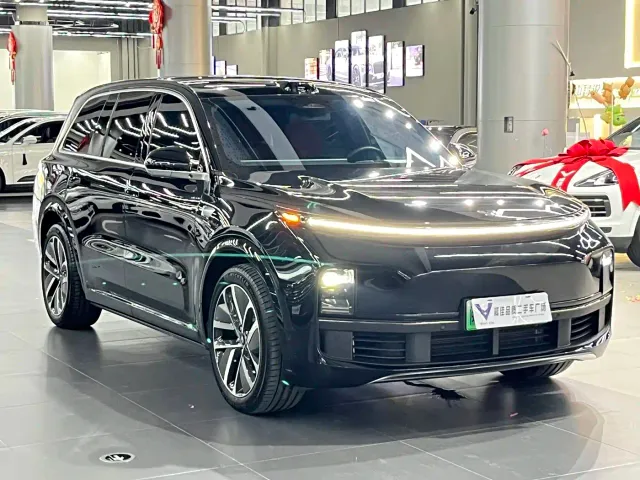 Li Auto L9 — Фото автомобиля 3