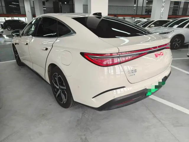 BYD Seal 07 DM-i 2026 DM-i 1.5T 230km Flagship — Фото автомобиля 13