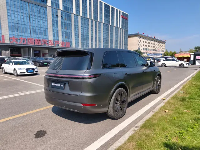 Li Auto L9 — Фото автомобиля 19