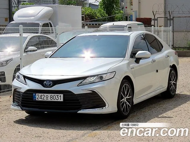 Toyota Camry XV70 — Фото автомобиля 2
