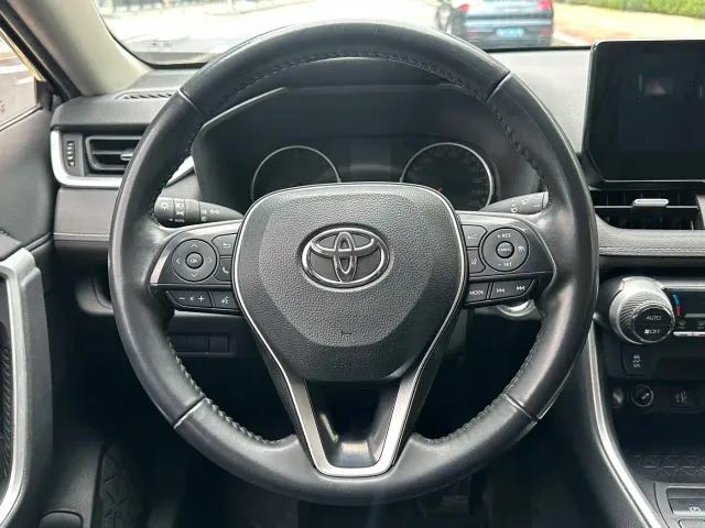Toyota Wildlander — Фото автомобиля 12