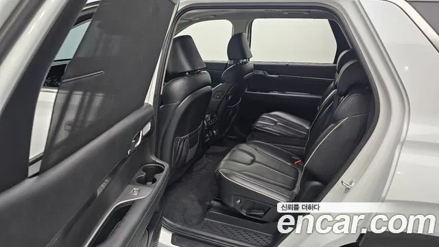 Hyundai Palisade Palisade Дизель 2.2 2WD — Фото автомобиля 12