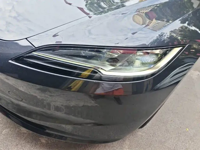 Tesla Model 3 — Фото автомобиля 23