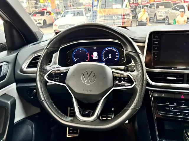 Volkswagen T-Roc — Фото автомобиля 9