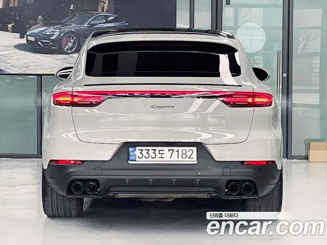 Porsche Cayenne — Фото автомобиля 4
