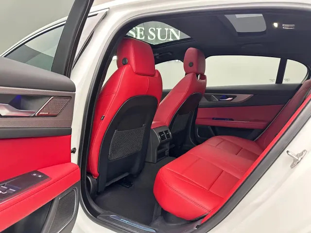 Jaguar XEL — Фото автомобиля 6