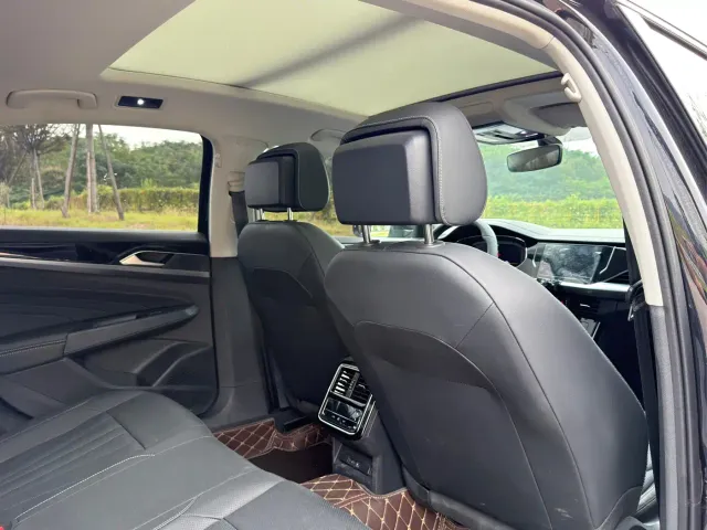 Volkswagen Passat — Фото автомобиля 14