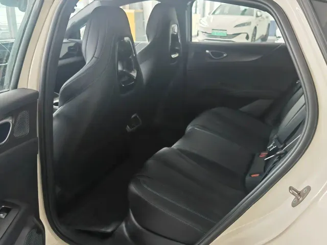 BYD Seal 06 New Energy 2025 DM-i Smart Drive Edition 120KM Luxury — Фото автомобиля 10